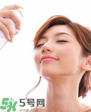 夏天臉油怎么辦？臉油怎么補(bǔ)妝？