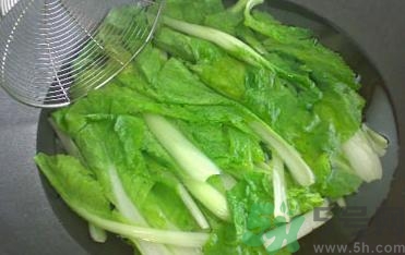 焯水用冷水還是熱水?焯水用冷水好還是熱水好? 焯水用冷水還是熱水?焯水用冷水好還是熱水好?