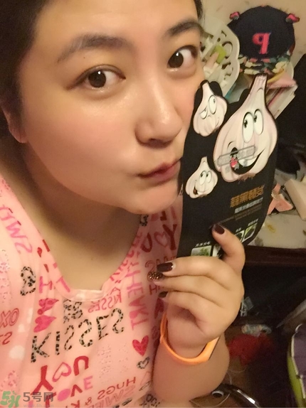 歐尚坊黑面膜怎么樣？歐尚坊黑蒜竹炭蠶絲面膜好用嗎？