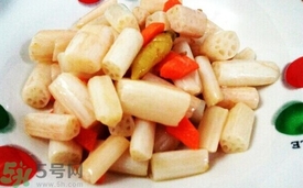 藕帶是什么?藕帶是沒有長(zhǎng)大的藕?jiǎn)?