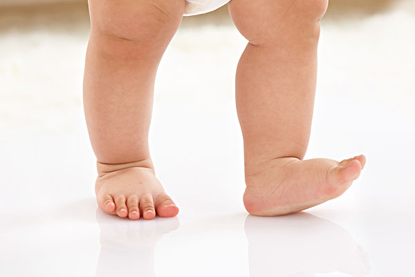 寶寶腳脫皮怎么辦？寶寶腳脫皮如何治療？