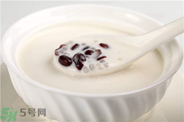 打噴嚏真的是有人在想你嗎？打噴嚏是有人罵你嗎？