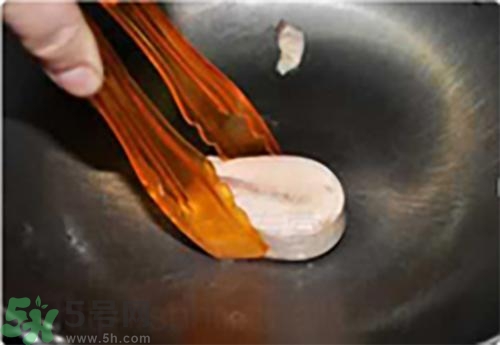 鑄鐵炒鍋好嗎?鑄鐵炒鍋第一次怎么用 鑄鐵炒鍋好嗎?鑄鐵炒鍋第一次怎么用