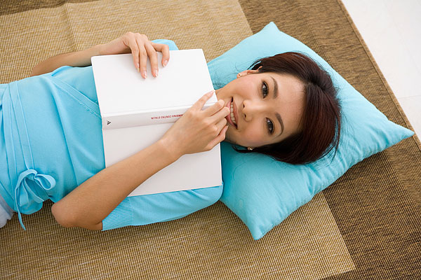 躺著起來(lái)頭暈怎么回事？躺著起來(lái)后眼前發(fā)黑是什么原因？