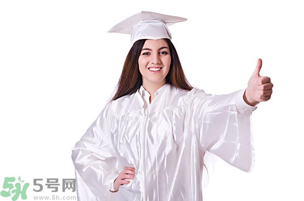 高中女生很矮還能長高嗎？高中女生矮怎么辦？