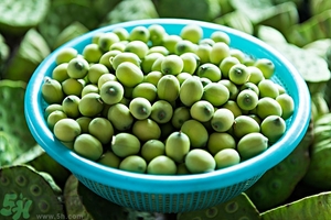 蓮子芯泡茶有什么功效？蓮子心的功效與作用