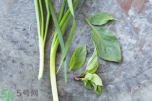 隔夜的韭菜能吃嗎？韭菜炒熟后第二天能吃嗎？