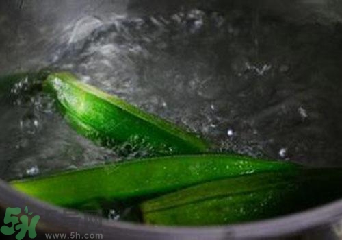 秋葵要焯水嗎？秋葵焯水好嗎？