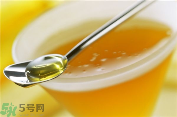 蜂蜜放久了有酒味是怎么回事？蜂蜜有酒味還能喝嗎？