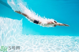 浮潛是什么意思？深潛和浮潛有什么區(qū)別？?