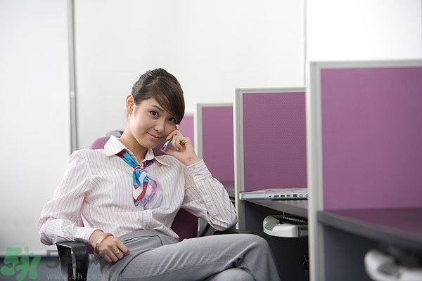 耳機(jī)接電話輻射大嗎？用耳機(jī)減少輻射是真的嗎？