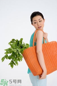 夏天怎么買(mǎi)菜不會(huì)壞？夏天買(mǎi)菜要注意什么