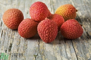 荔枝吃多了會(huì)上火嗎?怎么吃荔枝不上火？