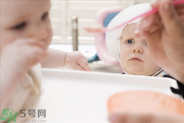 ?皰疹性咽峽炎有什么癥狀？寶寶?皰疹性咽峽炎癥狀