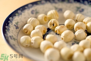 蓮子心泡水喝能去火嗎？蓮子心泡水喝有什么好處？