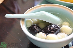 蓮子心能治失眠嗎？喝蓮心茶可以治療失眠嗎？