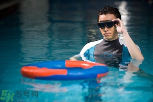 不會(huì)游泳可以浮潛嗎？浮潛需要會(huì)游泳么？