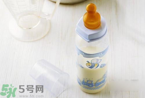 奶粉結(jié)塊是怎么回事？奶粉結(jié)塊可以吃嗎？