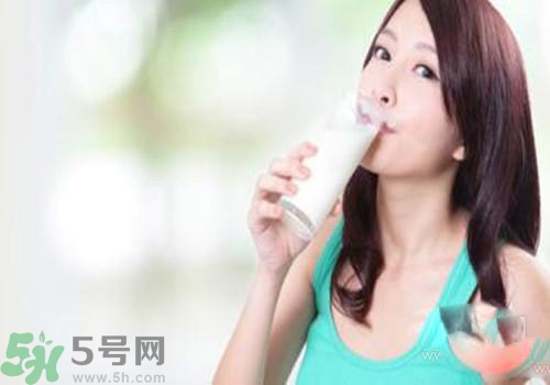 感冒可以喝羊奶嗎？喝羊奶可以治感冒嗎？