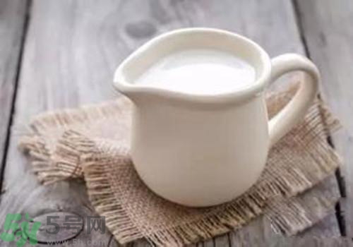 寶寶可以喝羊奶嗎？寶寶多大可以喝羊奶？