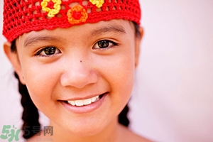 臉上長(zhǎng)痣是什么原因？臉上為什么會(huì)長(zhǎng)痣？