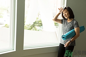 沒空調(diào)怎么讓屋里涼快？屋里沒空調(diào)怎么降溫？