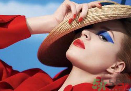 皮膚黑適合什么顏色的口紅？不同膚色怎么挑選口紅？