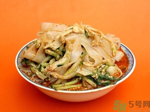 涼皮和涼面哪個(gè)熱量高?涼皮和涼面的區(qū)別 涼皮和涼面哪個(gè)熱量高?涼皮和涼面的區(qū)別