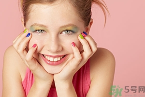 指甲油會(huì)致癌嗎？涂指甲油會(huì)得癌癥嗎？