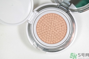 雪花秀致美潤(rùn)白氣墊粉底液怎么樣？雪花秀致美潤(rùn)白氣墊粉底液好用嗎？