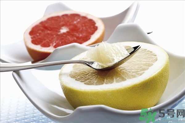 柚子是熱性的嗎？吃柚子要注意什么？