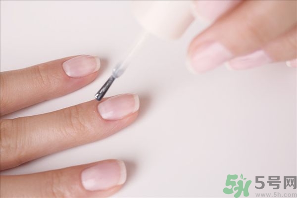 指甲油為什么容易掉？指甲油怎么涂不容易掉？