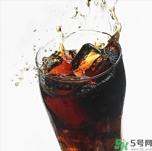 可樂第二天還可以喝嗎？隔夜的碳酸飲料可以喝嗎？