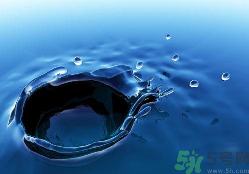 純凈水的保質(zhì)期是多久？純凈水過期了還能喝嗎？