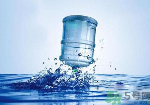 純凈水的保質(zhì)期是多久？純凈水過期了還能喝嗎？