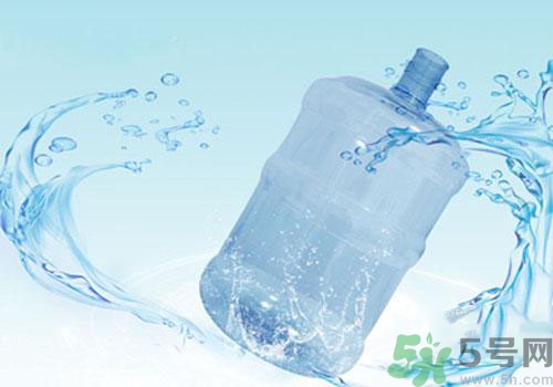 純凈水的保質(zhì)期是多久？純凈水過期了還能喝嗎？