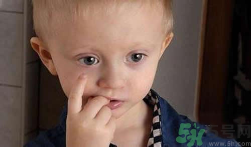 小孩指甲軟是怎么回事？小孩指甲軟怎么辦？