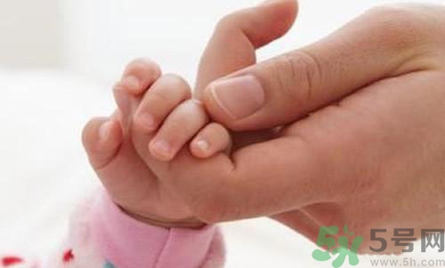 小孩指甲軟是怎么回事？小孩指甲軟怎么辦？