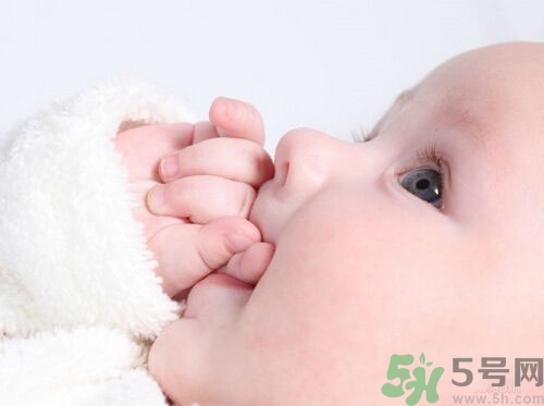 寶寶可以剪指甲嗎？寶寶多大可以剪指甲？