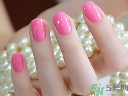 指甲油會(huì)腐蝕指甲嗎?指甲被指甲油腐蝕怎么辦 指甲油會(huì)腐蝕指甲嗎?指甲被指甲油腐蝕怎么辦