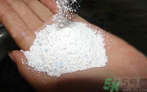 用洗衣粉手發(fā)熱是怎么回事？洗衣粉傷手怎么辦？