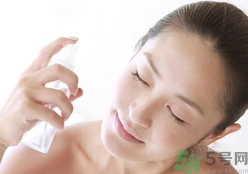 保濕噴霧什么時候用？保濕噴霧的使用注意事項