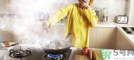 油煙對(duì)皮膚有傷害嗎?油煙對(duì)身體有什么傷害 油煙對(duì)皮膚有傷害嗎?油煙對(duì)身體有什么傷害