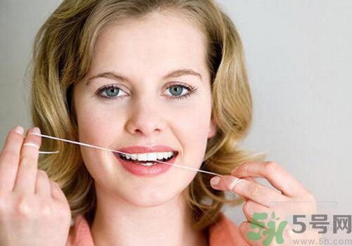 牙線多久用一次？牙線可以重復使用嗎？