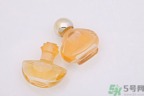 香水能掩蓋狐臭嗎？香水可以除狐臭嗎？