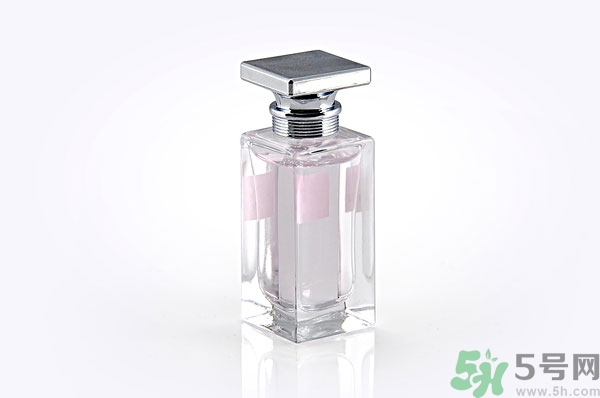 噴香水會(huì)導(dǎo)致不孕嗎？香水會(huì)影響生育嗎？