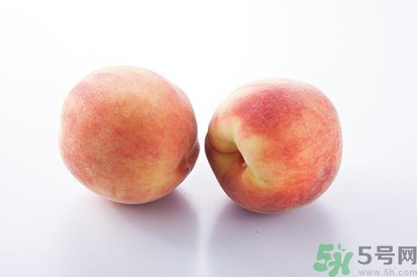 變軟的桃子能吃嗎？桃子軟了還能吃嗎？