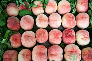 變軟的桃子能吃嗎？桃子軟了還能吃嗎？