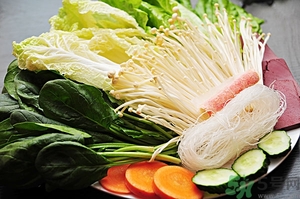 金針菇發(fā)霉了能吃嗎？金針菇長白毛還能吃嗎？