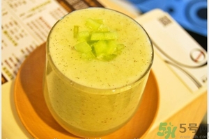 香瓜里面有紅點能吃嗎？香瓜瓤里面有紅點還能吃嗎？